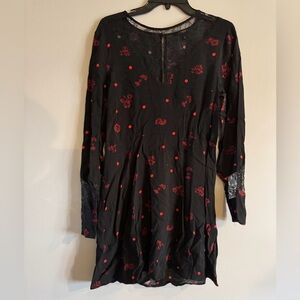 Express polka dot lightweight dress w lace details